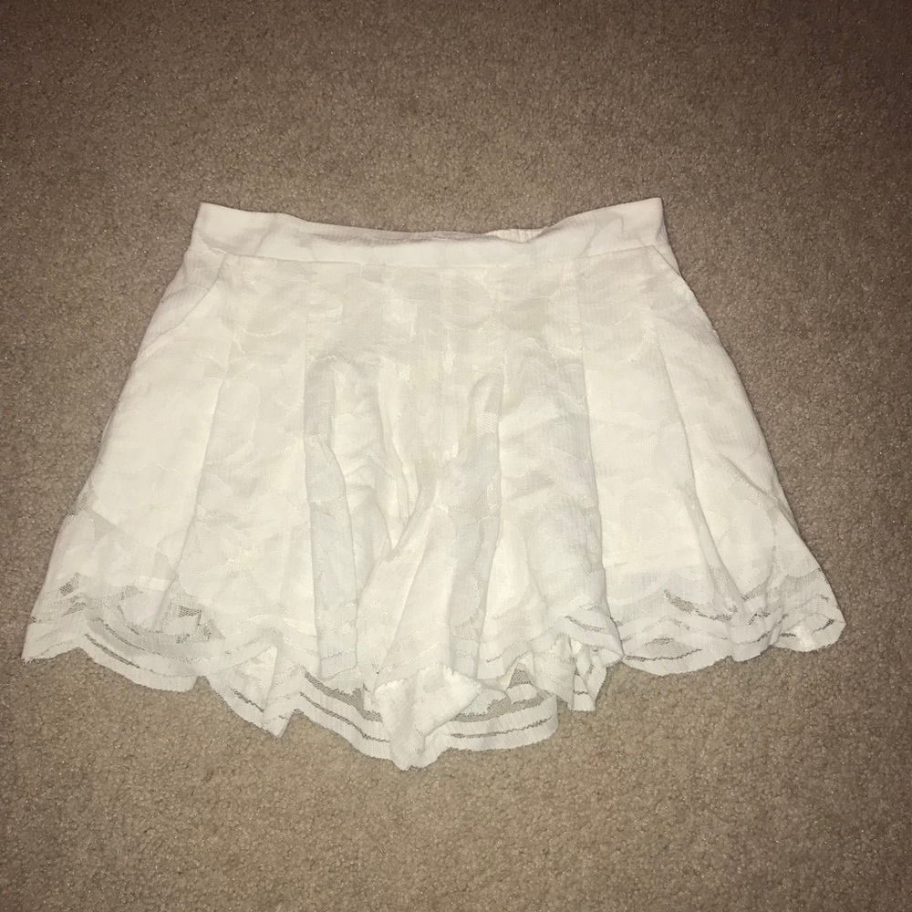 Floral laced shorts